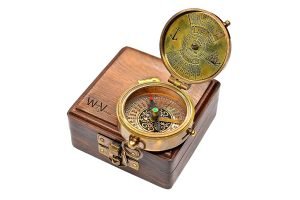 Vintage Thoreau Go Confidently Quote Antique Brass Compass 2" with Shesham Wooden Box (Multicolour) - Image 7