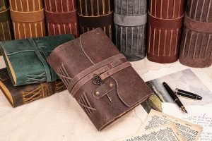 Handmade Vintage Leather Diary - 20 x 15 cm (A5) - 200 Vintage Handmade Pages - Antique Key Closure - Blackberry Color - Image 9