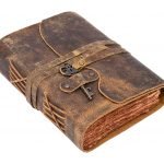 Handmade Vintage Leather Diary - 20 x 15 cm (A5) - 200 Vintage Handmade Pages - Antique Key Closure - Blackberry Color
