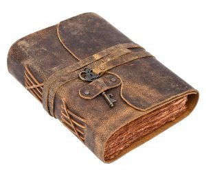 Handmade Vintage Leather Diary - 20 x 15 cm (A5) - 200 Vintage Handmade Pages - Antique Key Closure - Blackberry Color